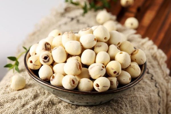 Hạt Sen Khô Và Hạt Sen Tươi: Nên Chọn Loại Nào Tốt Hơn?