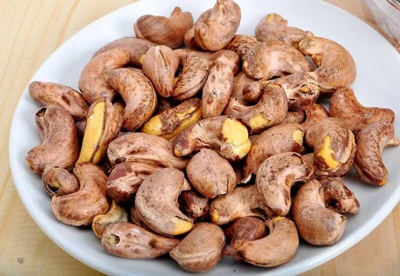 Hạt điều kỵ với gì?